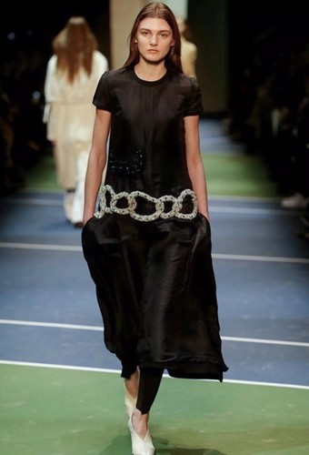 Abito Celine by Phoebe Philo inverno 2016 passerella seta gelso con ricamo cristallo