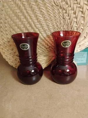PAIR VINTAGE 1950's ANCHOR HOCKING ROYAL RUBY RED RIBBED FLARED ART DECO VASES - Image 1 of 4