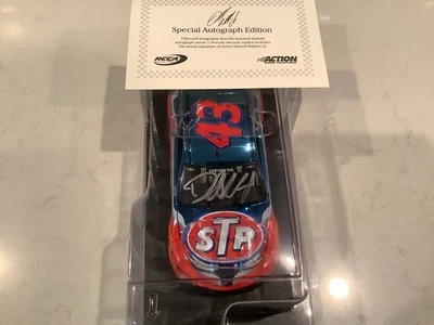 理查德·佩蒂和华莱士亲笔签名 2018 年 STP 彩色铬压铸带真品证书和卡 — 第 1/4 张图片