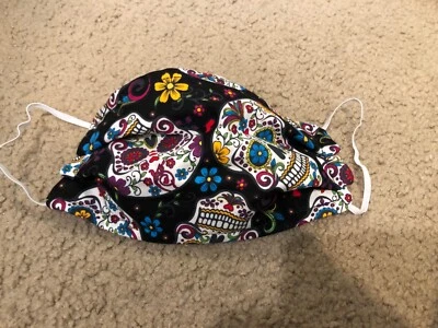 sugar Skulls Day of Dead 黑色花卉印花手工棉面膜双面 — 第 1/4 张图片