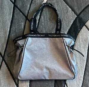 NWT VICTORIA'S SECRET SPORT CINCH GRAY ZIPPER LOGO HANDLE STRAP GYM TOTE BAG - Picture 1 of 8