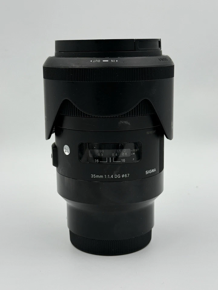 Lente Sigma 35mm f/1.4 DG DN para câmeras sem espelho Sony montagem tipo E quadro completo - Imagem 1 de 4