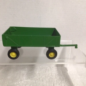 ERTL John Deere Diecast Pressed Steel Farm Utility Trailer Wagon 1/32 Scale - Picture 1 of 8
