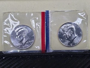 1991 P & D JFK Kennedy Half Dollar 50C Philadelphia Denver Mint Cello kostenloser Versand - Bild 1 von 6