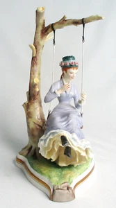 Royal Worcester Alice Victorian Ladies Series RW3887 - Ltd Ed - Made in England - Picture 1 of 10