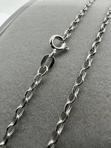Cadena de eslabones ovalados Belcher huecos de oro blanco de 9 quilates de 1,6 mm 18"/45 cm (0608) - Imagen 1 de 5