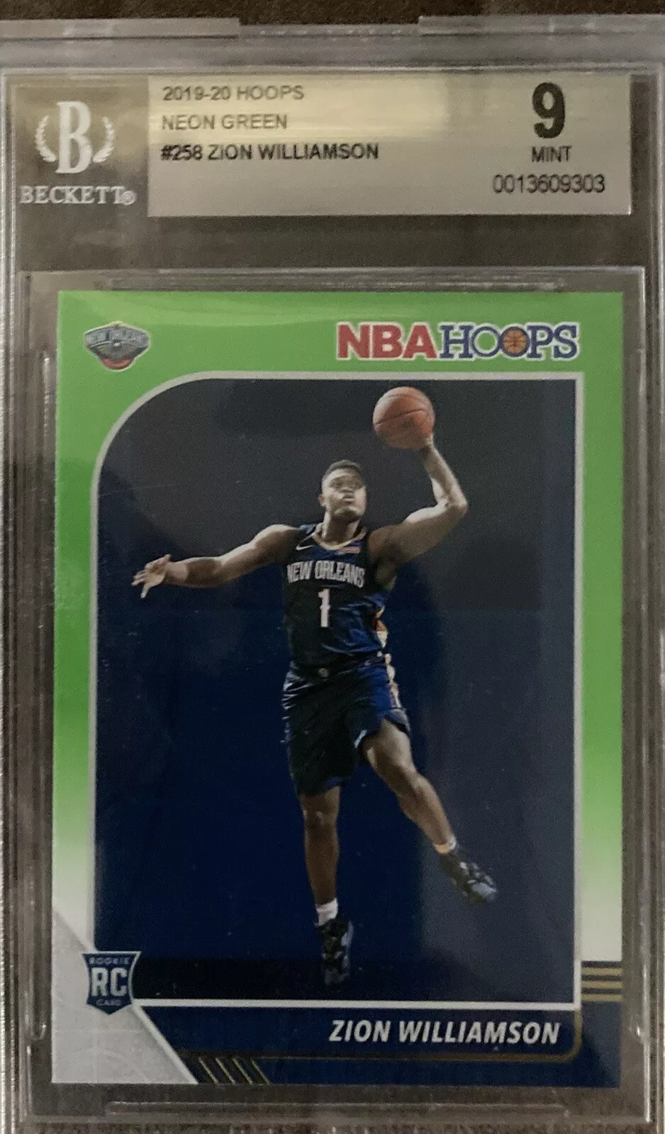 2019-20 Panini NBA Hoops Neon Green Zion Williamson RC