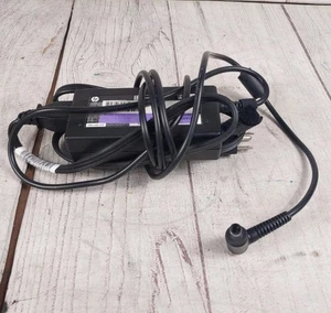 Genuine HP OEM 65W Laptop Charger AC Power Adapter TPC-CA58 - 751889 19.5V 3.33A - Picture 1 of 4