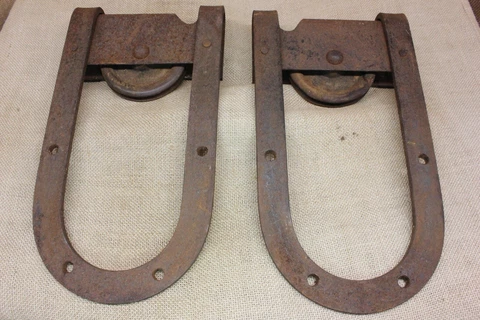 2 Barn Shed Door Horseshoe Hangers Rollers Wheels Vintage Rustic Patina 6” wide Cover