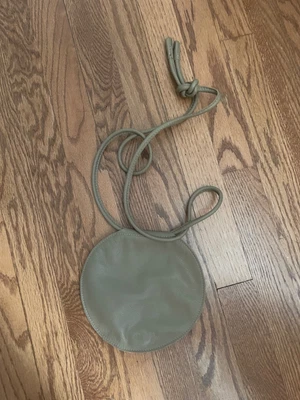 Bolso de Disco ARE STUDIO en Cuero Crudo-Taupe Bolso Cinturón Geometría Redondo Cartera Simple Foto 1 de 3