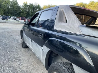 Driver Rear Side Door With Lower Body Cladding Fits 03-06 AVALANCHE 1500 5153964 Foto 1 de 4