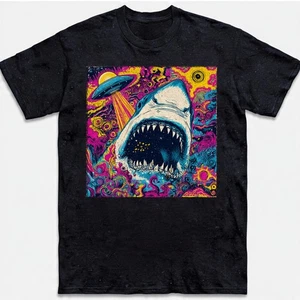 Camiseta Trippy Tiburón Espacial Extraterrestre OVNI Abducción Galaxia Boca Colorida Arte Camiseta - Imagen 1 de 19