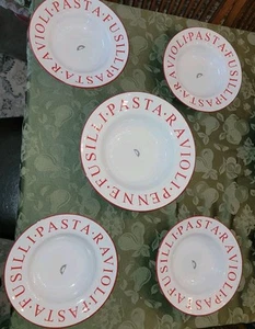 Over & Back Inc Nudelservice 5 tlg. Vintage weiß/rote Schrift Pasta*Ravioli*Fusilli Neu - Bild 1 von 7