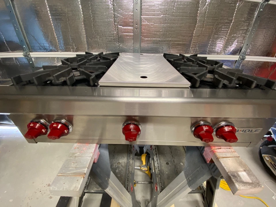 Wolf 36” Range Top - RT364C 4 quemadores + perillas rojas a la parrilla gas natural Foto 1 de 4