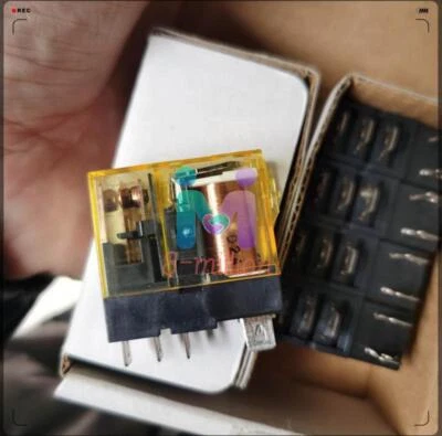 Z 1PCS NEW IDEC relay RJ1S-C-D24 - Image 1 of 2
