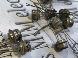 Transistor Ge MP25A URSS PNP 10 un. МП25А hfe 20..50 - Imagen 1 de 3