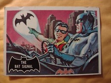 Topps 1966 Batman - Black Bat Trading Card #3 - The Bat Signal VG+ No Creases