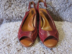 NAYA FANDANGA Red Leather Pumps Peep Toe Bamboo Heels Womens 7.5M 1094 - Picture 1 of 8