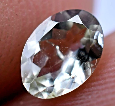 Unbehandelt 0.60 CT Natürlich Apfelgrün Peridot Zertifiziert Oval Schnitt Locker - Bild 1 von 4