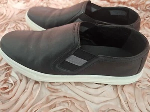 Gucci Authentic Slip-on Sneakers Size 37 Black Leather Round Toe Comfort - Picture 1 of 6
