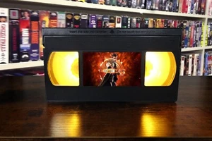 Lámpara VHS + mando a distancia Doctor Who - Imagen 1 de 2
