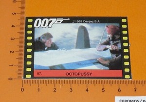 #97 JAMES BOND 007 OCTOPUSSY ROGER MOORE KABIR SERVI MONTY GUM CARD 1985
