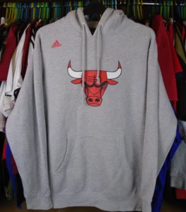 MAGLIONE FELPA CON CAPPUCCIO CHICAGO BULLS ADIDAS NBA BASKET SMALL ADULT - Foto 1 di 5