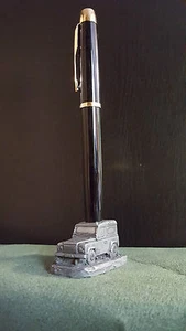 Defender Pewter Effect Desk Car Pen Pencil Parker Holder Office 115 - Picture 1 of 1