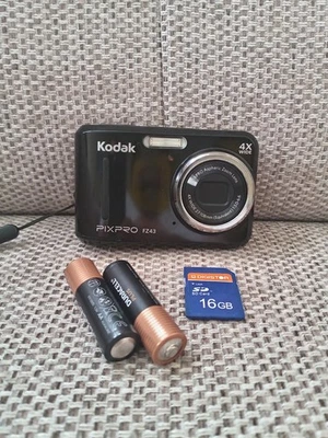 Kodak Pixpro FZ43 16MP 4X Optical Zoom Digital Camera Black Mint Condition - Image 1 of 4