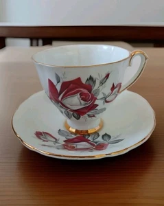 Society De Colección Taza de Té y Platillo de China de Hueso Rojo Rosa con Oro 1983 Inglaterra Elegante Conjunto - Imagen 1 de 7