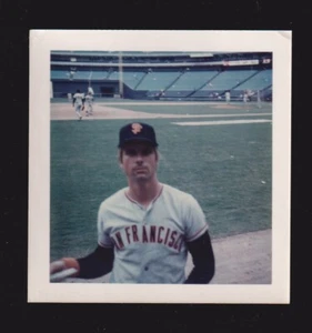 1972 Ken Henderson  GIANTS  UNSIGNED  3-1/4 x 3-3/8  ORIGINAL SNAPSHOT PHOTO #3 - Picture 1 of 1