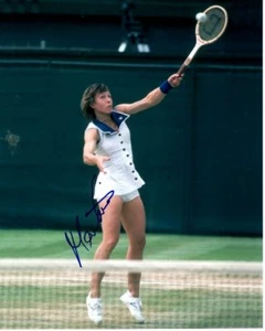 Martina Navratilova Signed Autographed 8x10 Tennis Photograph - Picture 1 of 1