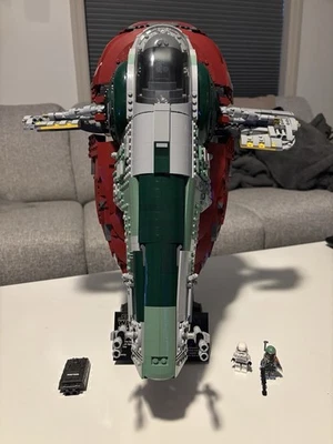 LEGO Star Wars UCS Slave 1 Set 75060, complete set but missing 1 minifig (READ) - Image 1 of 4