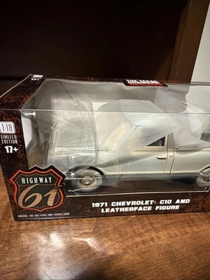FIGURA HIGHWAY 61 TEXAS MOTOSIERRA MASACRE 1971 CHEVY C-10 1/18 LEATHERFACE 18022 Foto 1 de 4