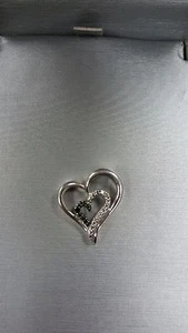 Colgante Doble Corazón Plata de Ley con Diamantes Negros y Transparentes Marcados 925 - Imagen 1 de 3