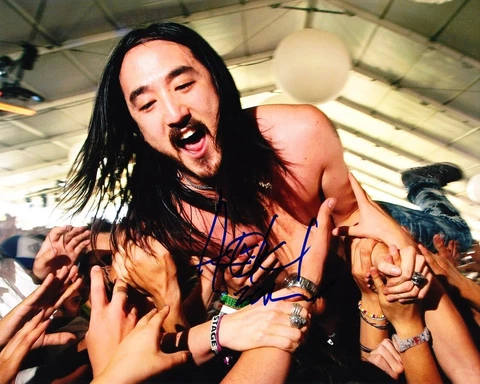 STEVE AOKI SIGNED 8X10 PHOTO 9 Cover