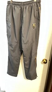 Pantalones de sudadera Fanatics Vegas Golden Knights con cremalleras laterales para pantalones cortos - Imagen 1 de 7