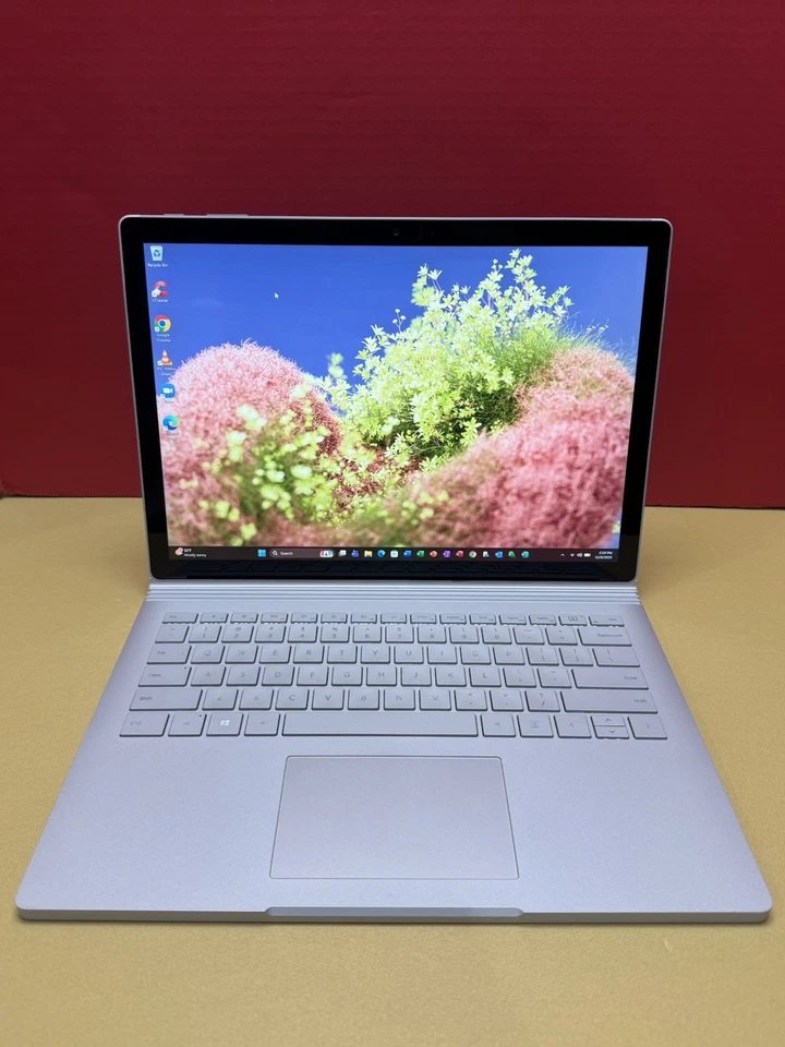 Microsoft Surface Book 2 1832 i7 8650 1,9 GHz 16 GB RAM 512 GB SSD GeForce GTX 1050 Foto 1 de 4