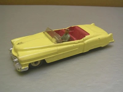 Dinky Toys 131 Cadillac Eldorado Tourer Convertible Amarillo con Bujes Fundidos Excelente Foto 1 de 4