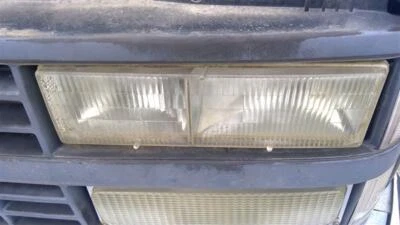 Used Left Headlight Assembly fits: 1993 Chevrolet Suburban 2500 composite Left G - Изображение 1 из 4
