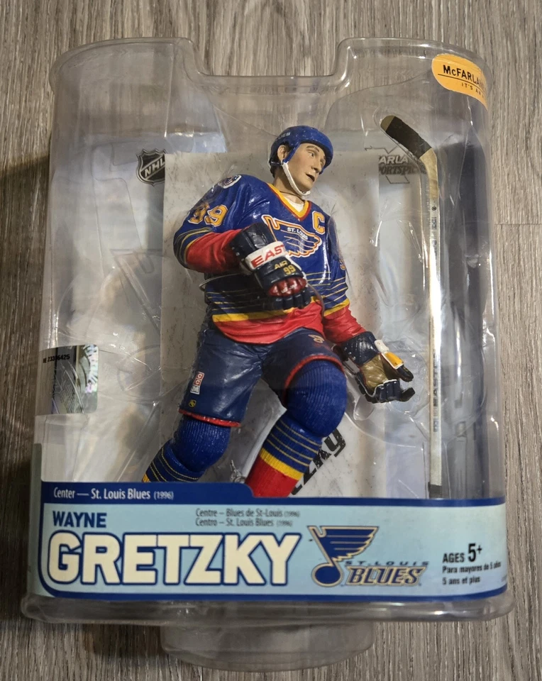 McFarlane NHL Legends Series 5 - Wayne Gretzky 7 for The St. Louis Blues