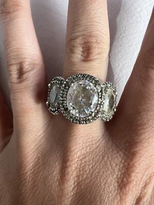 Fashion 3 Stones Silver Tone Ring Sz 6.5 - Picture 1 of 3