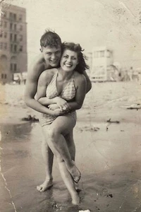 Mann und Frau im 2.WK Foto Hochglanz 4*6 in B019 - Bild 1 von 2