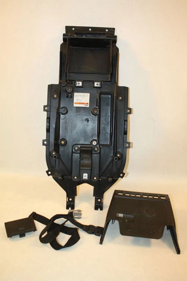 Aprilia RSV1000R RSV 1000 后挡泥板底盘保护 — 第 1/1 张图片