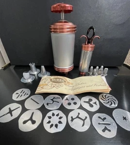 Vintage Mirro Aluminium Spritz Cookie Gebäck Presse & Kuchen Dekorateur mit Heft - Bild 1 von 11
