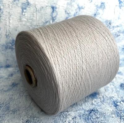 Fio 100% cashmere Loro Piana 1350 m/100 g (14761yd/3,52 oz) seda, por 100 g/3,52 oz - Imagem 1 de 4