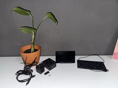 Raspberry Pi 5, 8GB RAM, 256GB NVME, 7“ Display - Bild 1 von 4