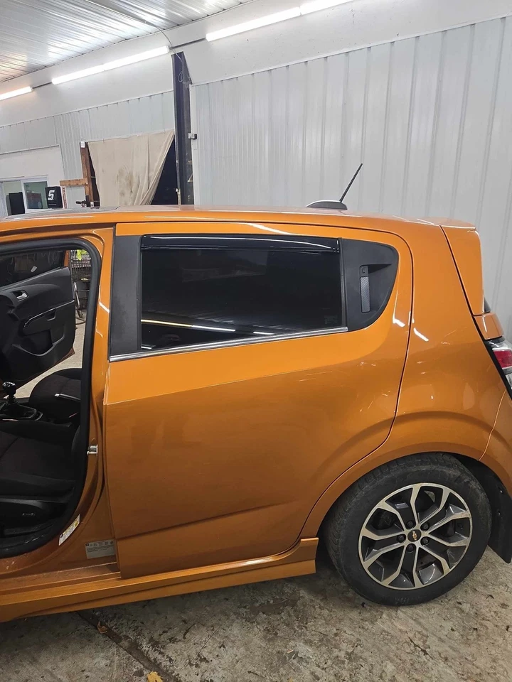 Used Rear Left Door Assembly Rear Side fits: 2017 Chevrolet Sonic Htbk electric - Imagem 1 de 4