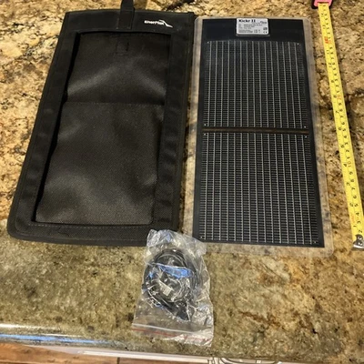 Alfombrilla de carga solar portátil EnerPlex Kickr II Foto 1 de 4