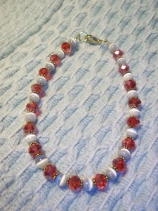 11 inch GREY Cat Eye and RED Crystal Bead Ankle Bracelet w/ GOLD Spacers E-07 - Picture 1 of 3
